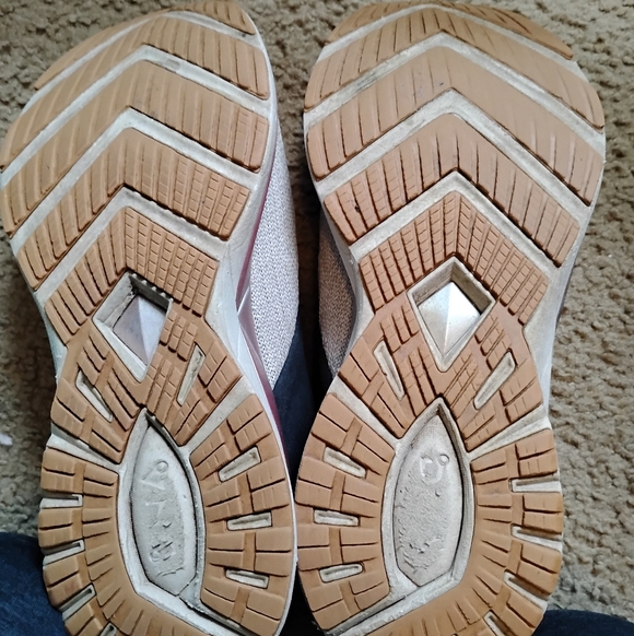 Brooks Ricochet Womans 7.5 Energize Natural Sneakers - Picture 10 of 11